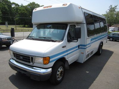 2004 ford e450 diesel low miles 80k mini bus / van wheelchair lift 14 passenger