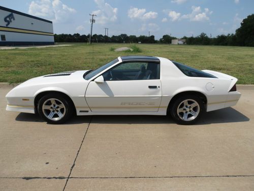 1988 chevy camaro iroc z t-tops 350 tuned port, only 83k actual miles!