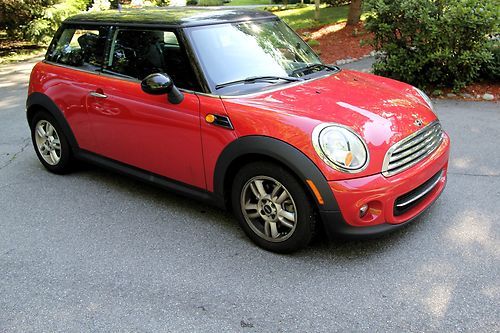 Mini cooper 2013- red with black hard top