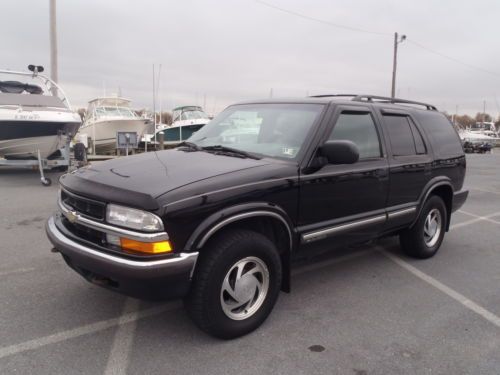 Chevrolet blazer 4x4 affordable small suv for the winter runs and drives great