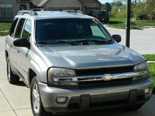 2003 chevrolet trailblazer ext loaded.......great buy for the price!!!!