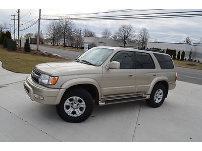 2001 toyota 4runner limited , leather , heated seats clean carfax , low reserve