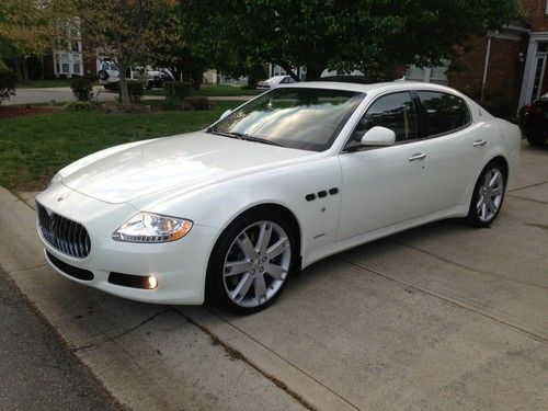 2010 maserati quattroporte highly optioned/great color combo/ very clean