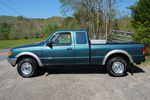 1996 ford ranger xlt -clean, 4 wheel drive, extended cab, automatic, low miles