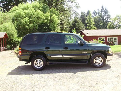 2001 chevrolet tahoe ls 4dr.4wd,3rd.row seat,rust free,leather loaded,nice,clean