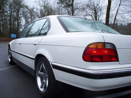 Beautiful white on tan fully loaded 1998 bmw 750il luxury sedan 4-door 5.4l