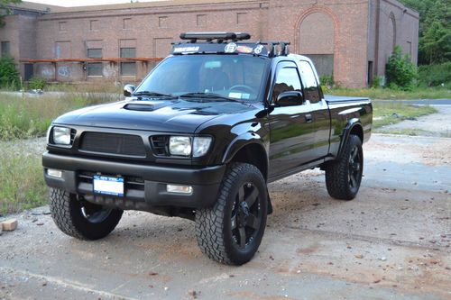 1995 toyota tacoma 4x4 v6 5 speed one of a kind excellent condition