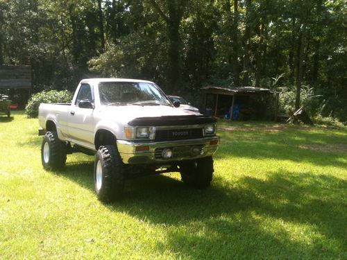 1989 toyota pickup truck with mud tires
