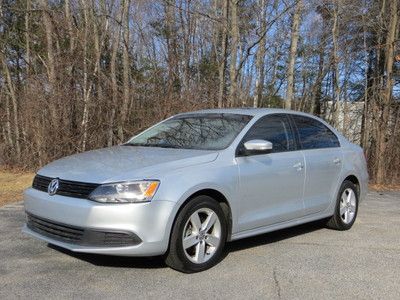One owner florida car tdi turbodiesel heated seats low miles dsg automatic