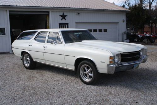 1971 chevy chevelle concourse station wagon