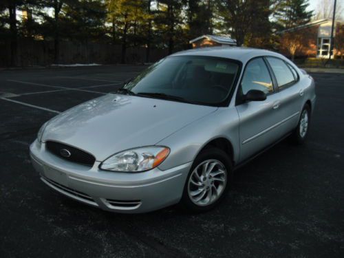 2007 ford taurus se,loaded,cd,extra clean,great car,no reserve!!!