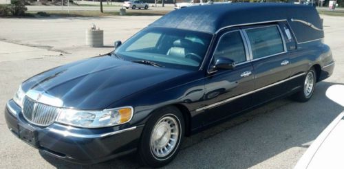 1999 lincoln town car hearse built by superior