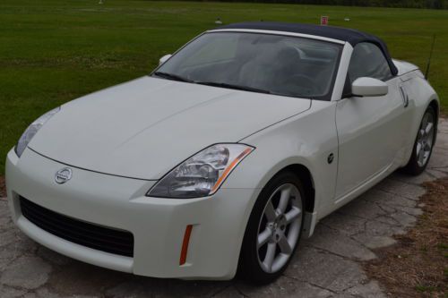 2005 niissan 350z grand touring roadster only 9k miles, like new, 1 owner, 6 sp