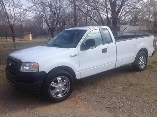 2008 ford f150 xl extended cab long bed 69,000 miles!  **********look***********