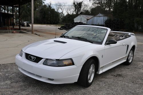 2001 premium ford mustang convertable v6 custom, neon lights, great on gas!
