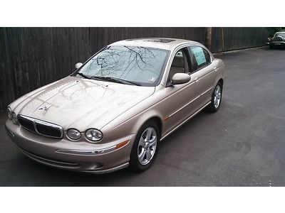 All wheel drive, leather, j-gate shifter, awd