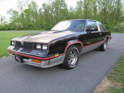 1983 oldsmobile hurst/olds  black/silver hurst shifter!