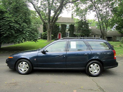 2001 saturn l wagon with lots of options and no reserve
