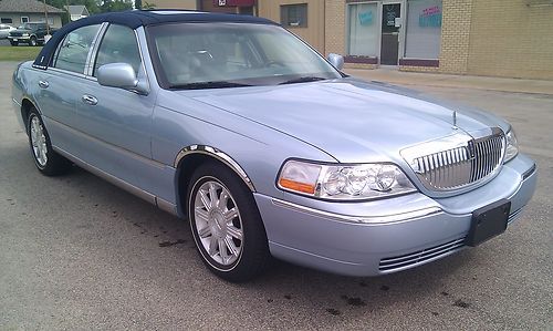 2006 lincoln town car signature limited sedan low miles one owner nice