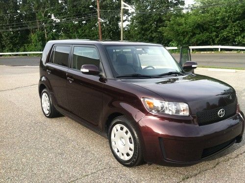 2008 scion xb  - fully loaded - 5 speed - very low reserve - dont miss it