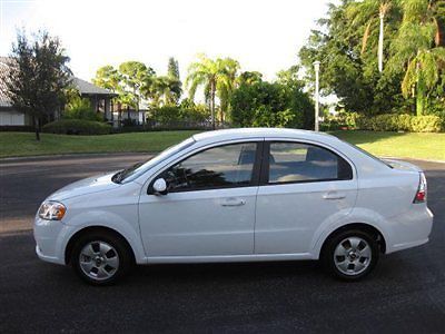 35,000 miles automatic florida car clear title base model non smoker cd mp3 aux