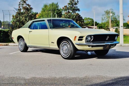 Really clean 302 v-8 a/c 1970 ford mustang all paper work recepits must see wow