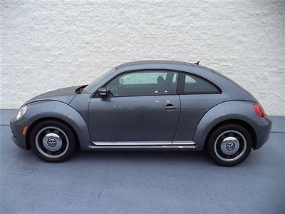Volkswagen beetle coupe 2.5l pzev low miles manual 2.5l 5 cyl engine platinum gr