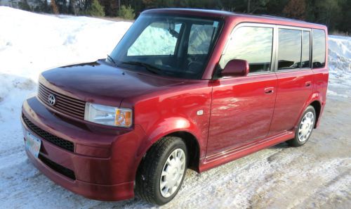 2006 salsa red toyota scion xb clean one-owner car in very good condition look!!