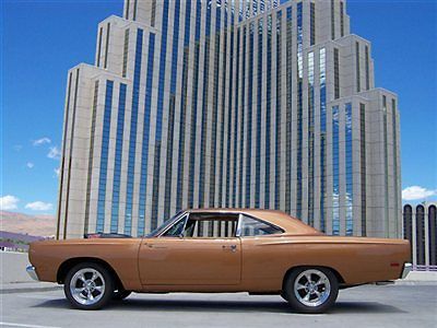 1969 plymouth road runner - 440 6-pack