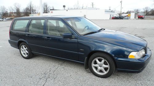 1998 volvo v70 wagon only 123k leather power beautiful and orignal must see now!