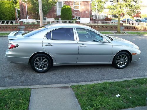 Up for sale is a 2003 lexus es300 low miles! amazing condition.