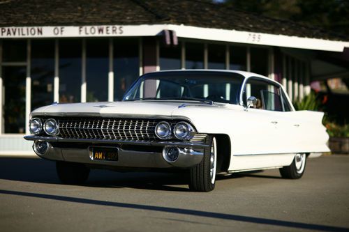 Cadillac. 1961 sedan de ville