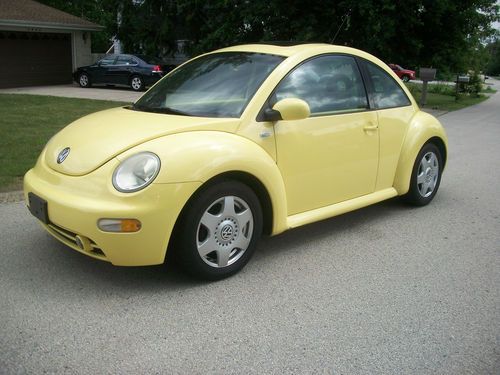 2001 volkswagen beetle gls / 4 cylinder/2.0l / automatic / sunroof / gas saver!