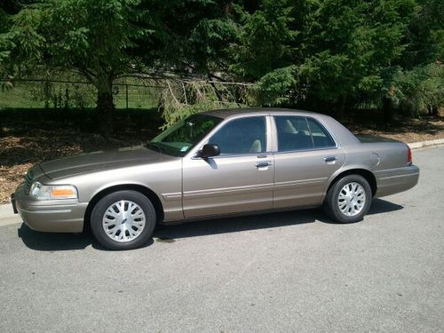 2003 ford crown victoria lx - 1 owner - total cream puff!! low miles
