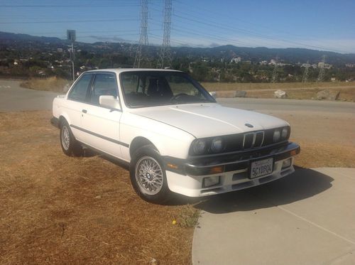 1987 bmw 325 is v6. original owner great condition kept garage parked