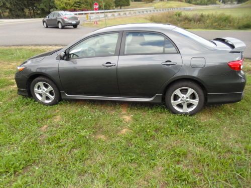 2011 toyota corolla s loaded 26544k miles gray one owner