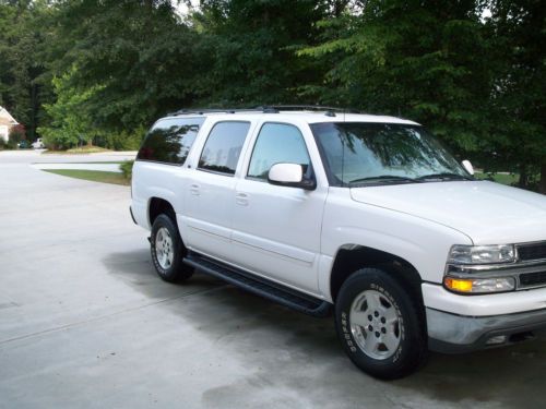 2005 chevy suburban lt 4wd, excellent condition