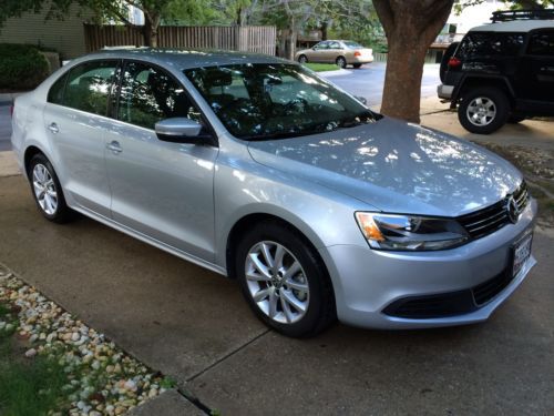 2013 jetta se w/ convenience pkg 14,300 miles for sale by owner