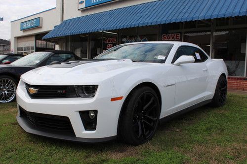 2013 chevrolet camaro coupu zl1 *come take a look* financing available