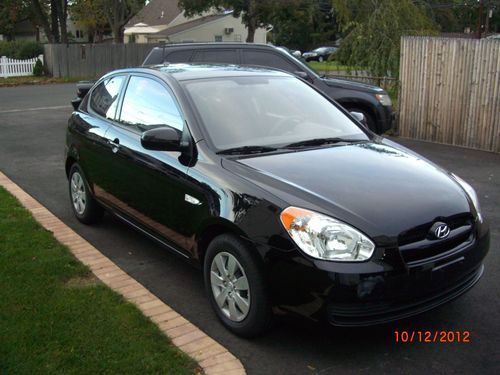 2010 accent with only 8300 miles.  and its a automatic...