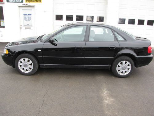 A4 quattro awd 1.8 liter turbo. roof low miles!! immaculate condition no reserve