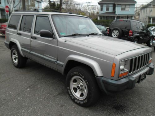 No reserve 2000 jeep cherokee 4x4 good miles! great suv
