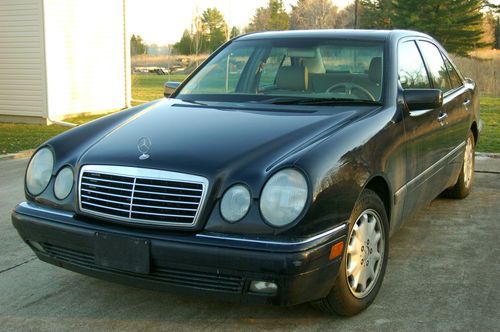 Mercedes 300d turbo diesel !!!!!, steal it, need room $4900 buy it now