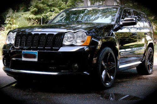 2008 jeep grand cherokee srt8 only 34,600 miles!! black on black