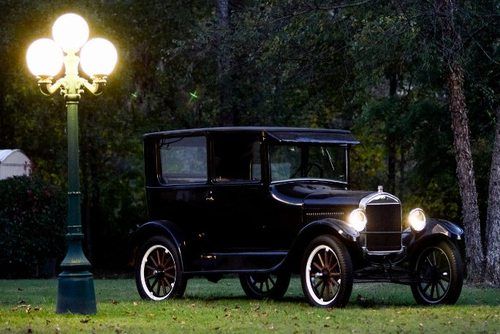 Vintage 1926 model t ford black 2 door sedan