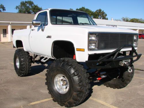 1984 gmc sierra 4x4 !! frame off restored !! no reserve !! must see!! 15&#034; lift