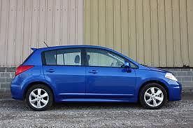 2010 nissan versa sl hatchback 4-door 1.8l  blue 66k miles excellent condition