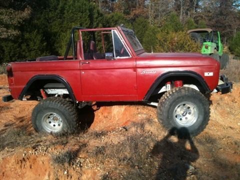 Ford bronco 1977. rock crawler, trail rig, classic. lifted. boggers