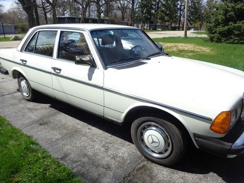 1983 mercedes benz 240d white sedan-professionally redone-excellent condition