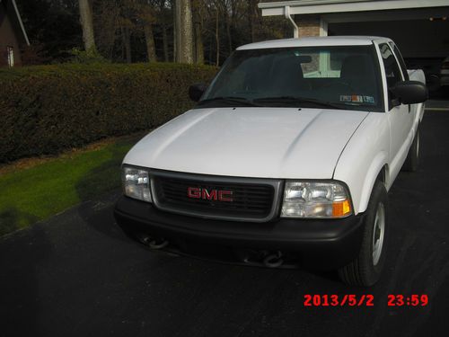 5,400 actual miles 2002 gmc sonoma pickup 4x4 great work truck